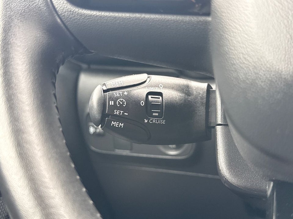 Citroën C3 1,2 PureTech 83 Shine Sport 5d