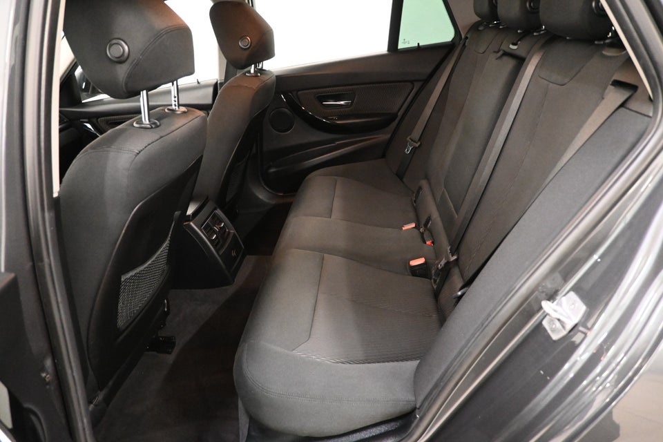 BMW 320d 2,0 Touring Advantage aut. 5d