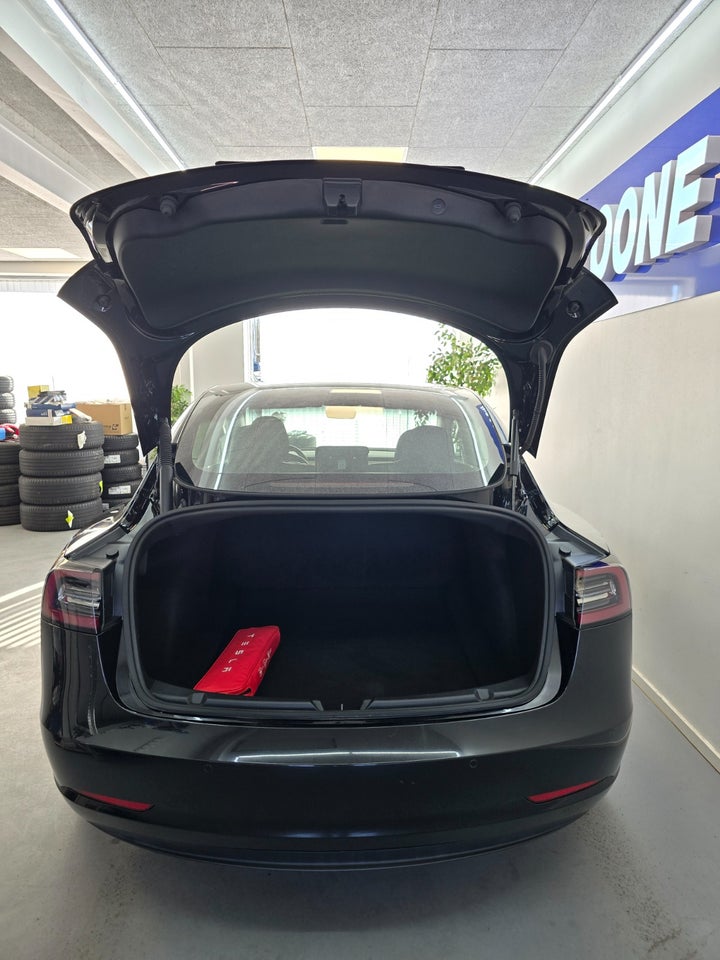 Tesla Model 3 Standard Range+ RWD 4d