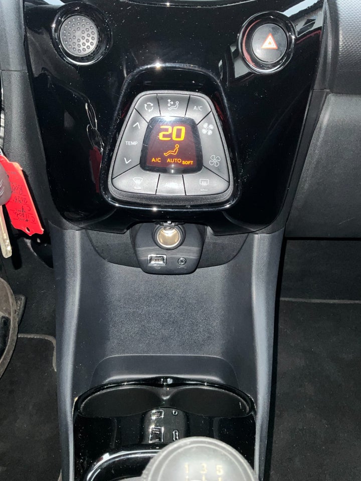 Citroën C1 1,0 VTi Shine 5d