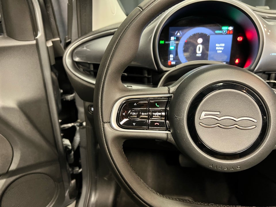 Fiat 500e 42 Icon Cabrio 2d