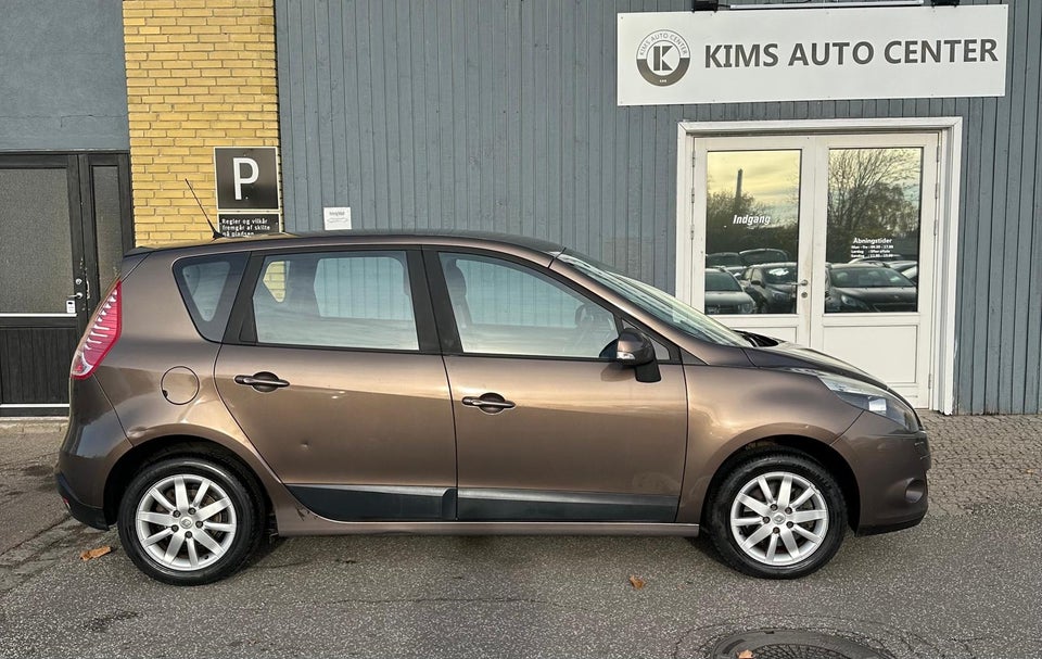 Renault Scenic III 1,6 16V Dynamique 5d