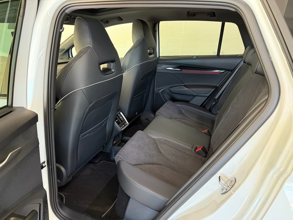 Skoda Enyaq 85x iV Sportline Maxx 5d