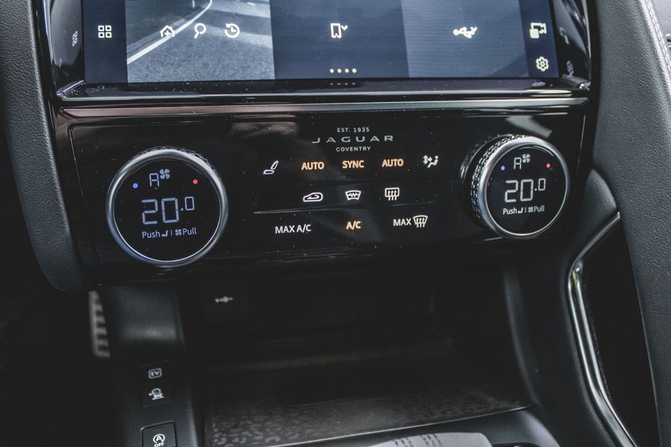 Jaguar E-Pace 1,5 P300e R-Dynamic SE aut. 5d