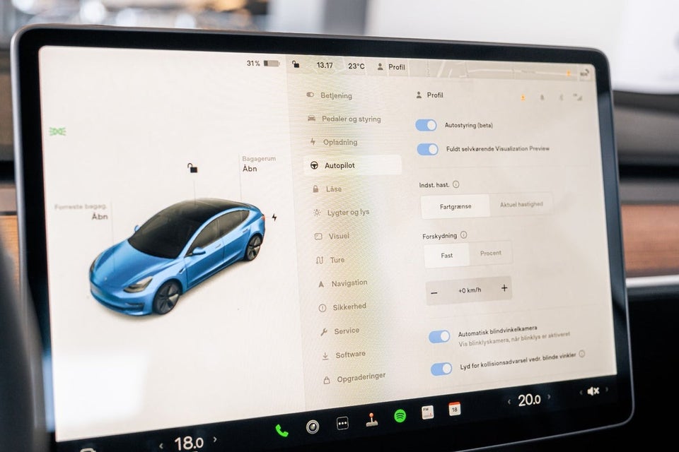 Tesla Model 3 Long Range AWD 4d