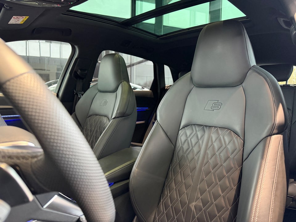 Audi Q8 e-tron 50 S-line quattro 5d