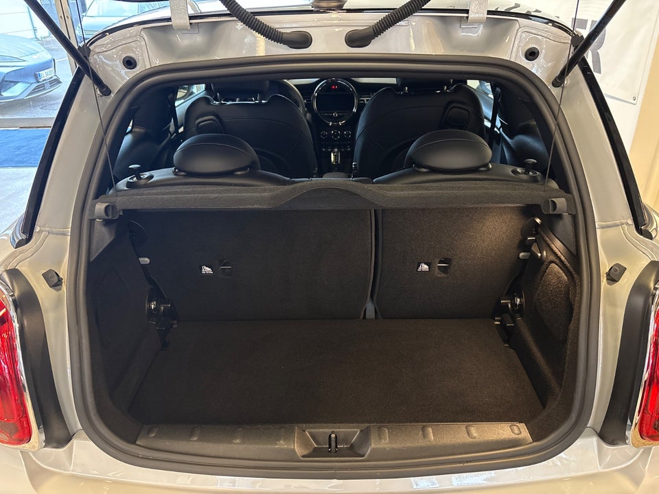 MINI Cooper SE Experience 3d