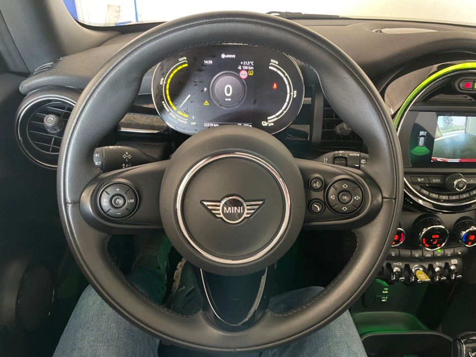 MINI Cooper SE Experience 3d