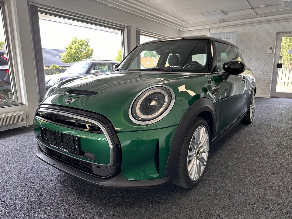 MINI Cooper SE Essential 3d