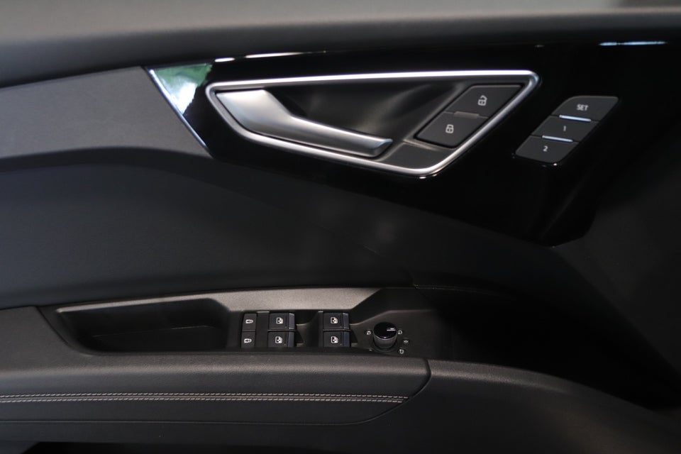 Audi Q4 e-tron 40 S-line 5d