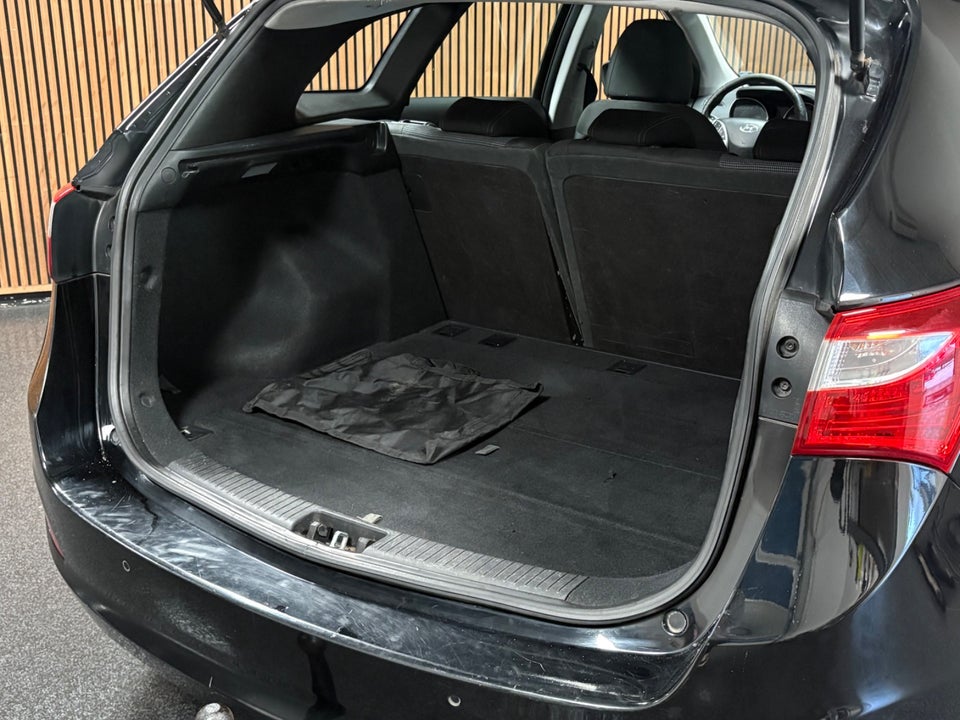 Hyundai i30 1,6 CRDi 110 Active+ CW 5d