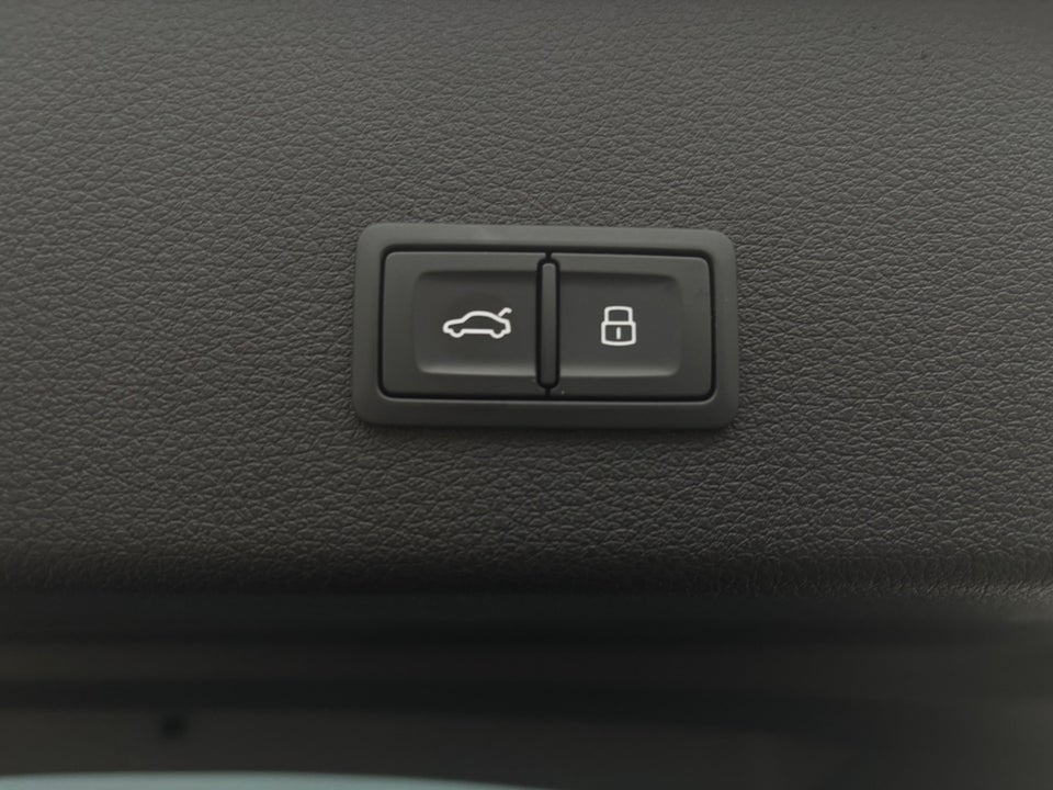 Audi e-tron 55 S-line Sportback quattro 5d