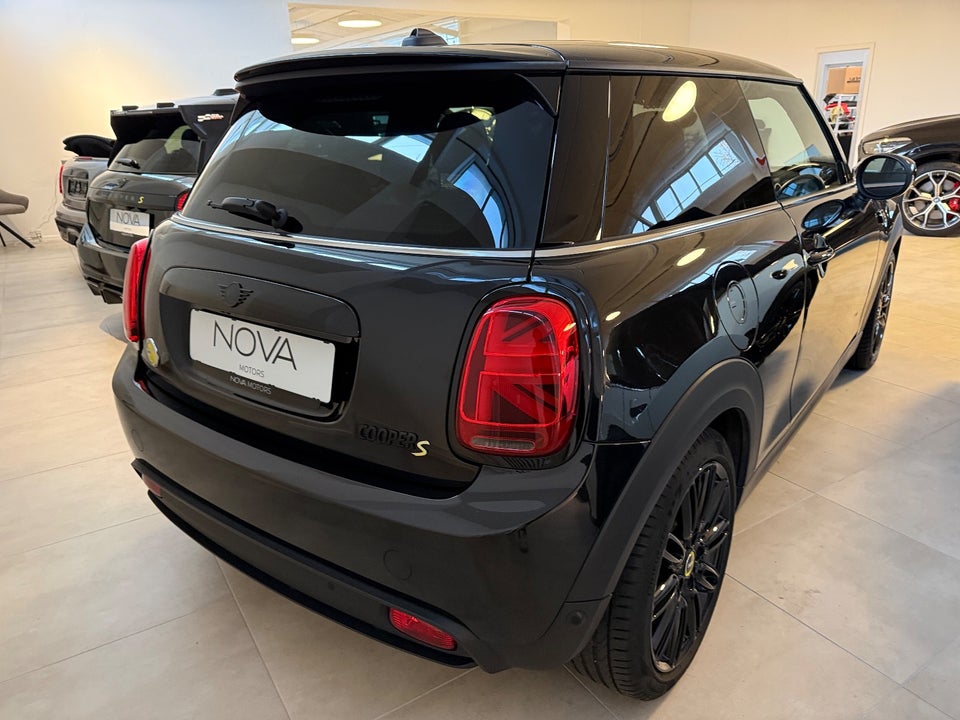 MINI Cooper SE Maximise 3d