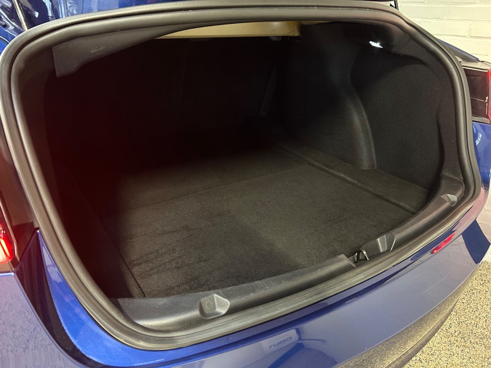 Tesla Model 3 Long Range AWD 4d