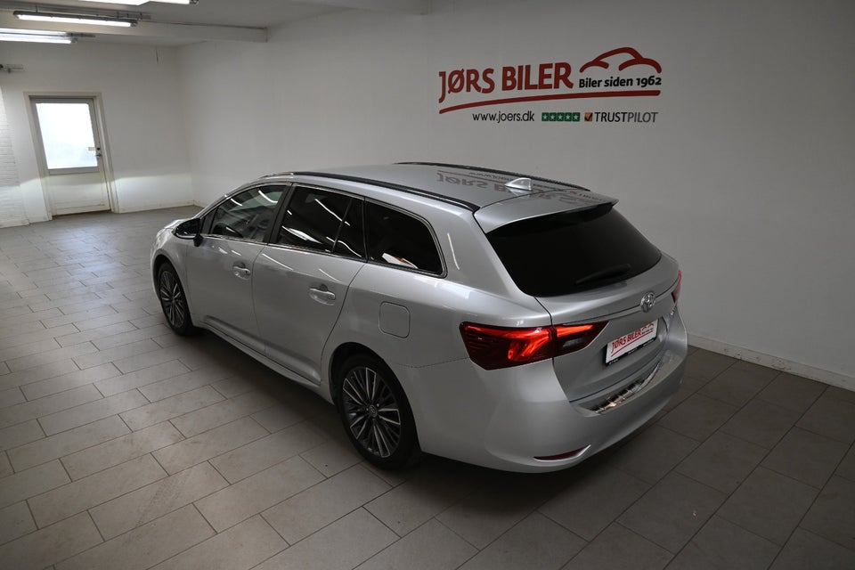 Toyota Avensis 1,8 VVT-i T2 Selected Touring Sports MDS 5d