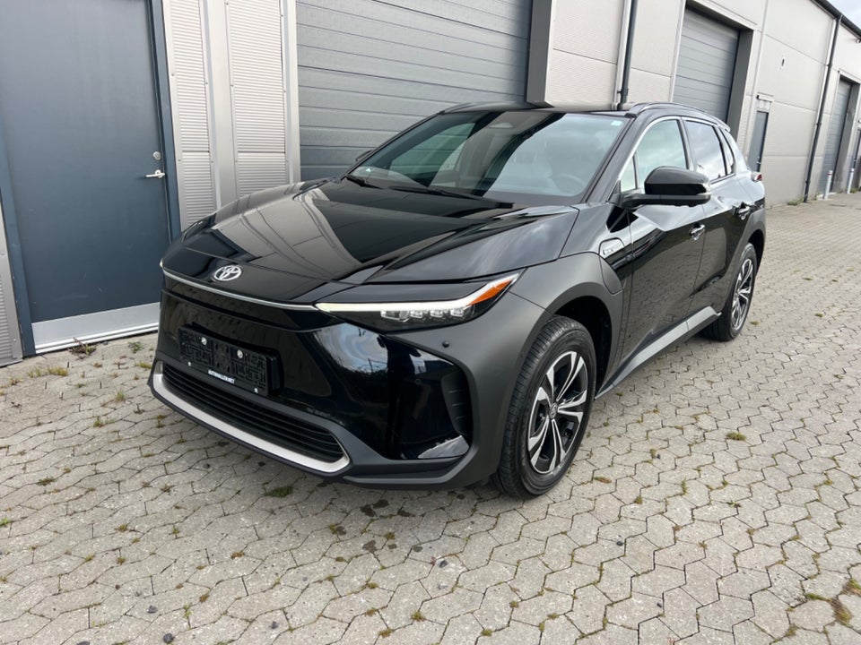 Toyota bZ4X Executive 5d