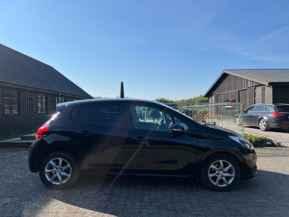 Peugeot 208 1,6 BlueHDi 100 Desire Sky 5d