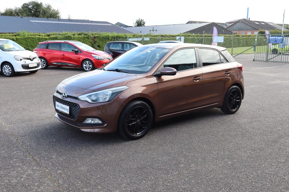 Hyundai i20 1,25 Premium 5d