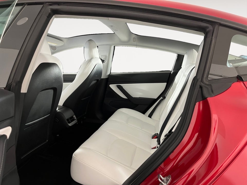 Tesla Model 3 Standard Range+ RWD 4d