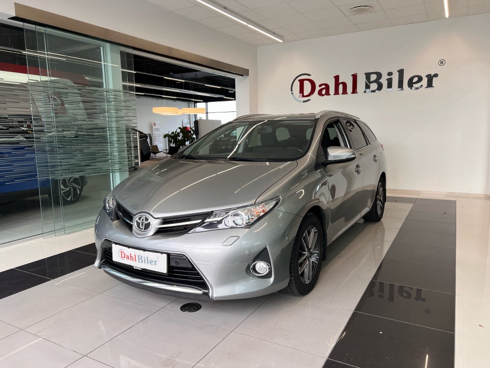 Toyota Auris 1,6 T2+ Touring Sports 5d