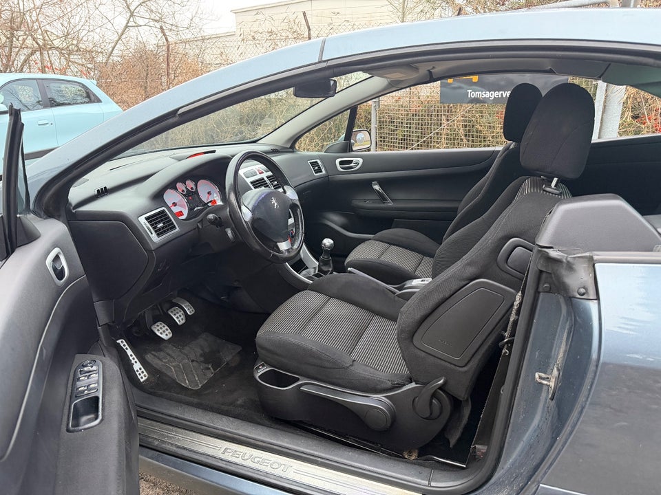 Peugeot 307 2,0 16V CC 2d