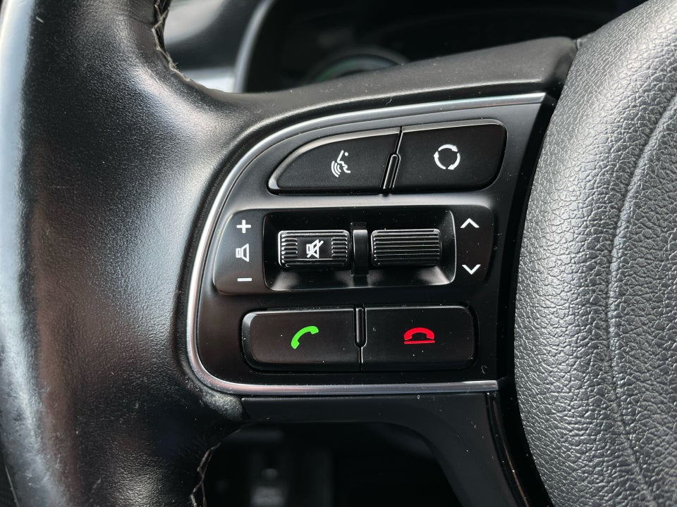 Kia Niro 1,6 HEV Advance DCT 5d