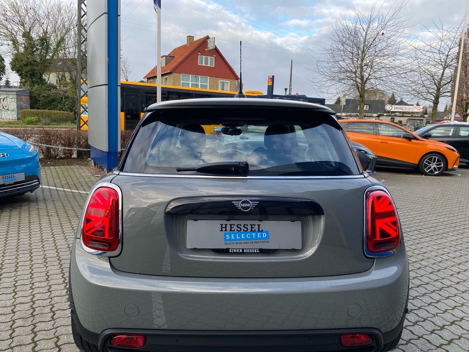 MINI Cooper SE Essential 3d