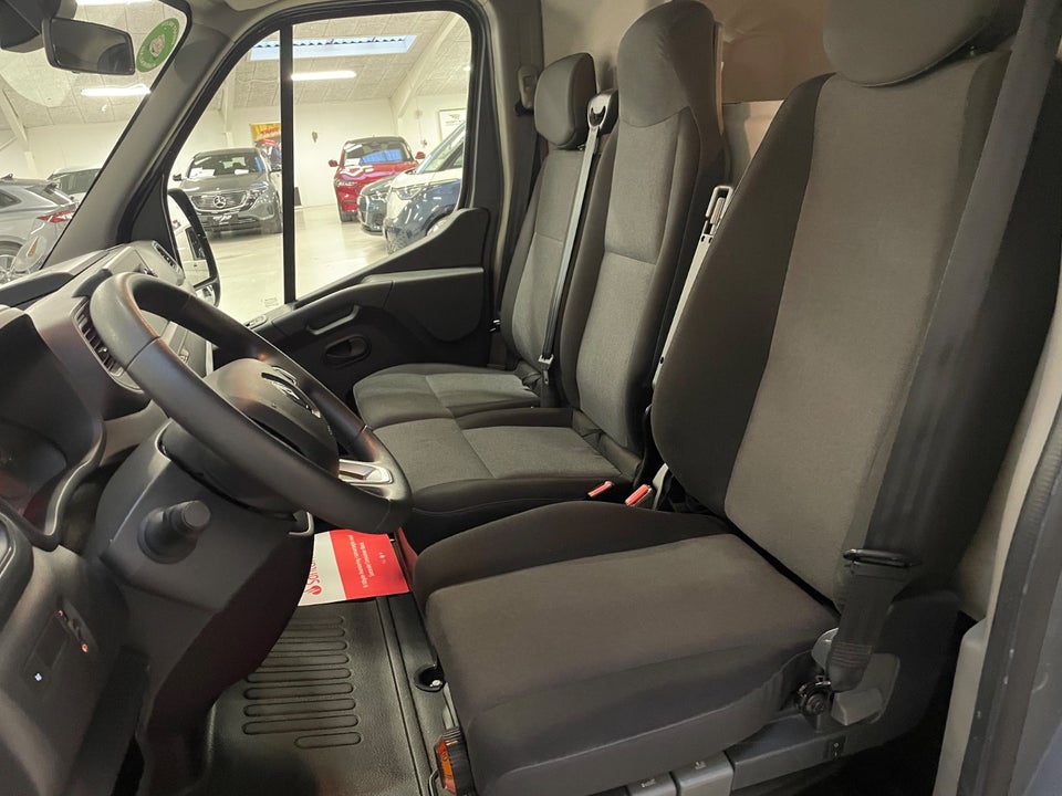 Renault Master IV T35 2,3 dCi 150 L2H2 Kassevogn aut.