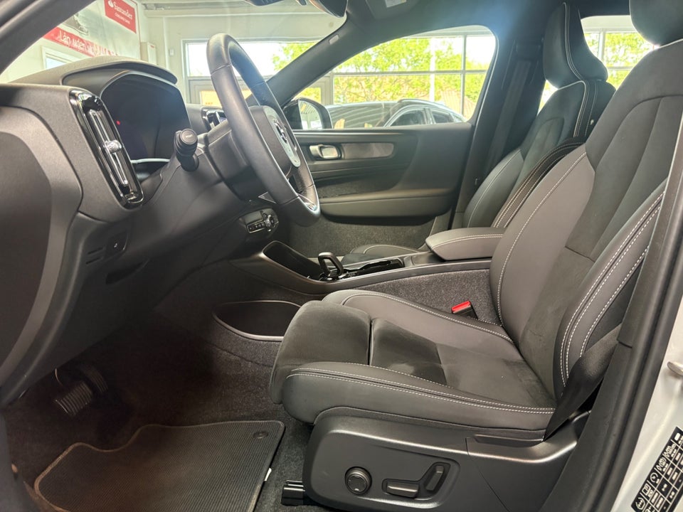 Volvo XC40 ReCharge Extended Range Plus 5d