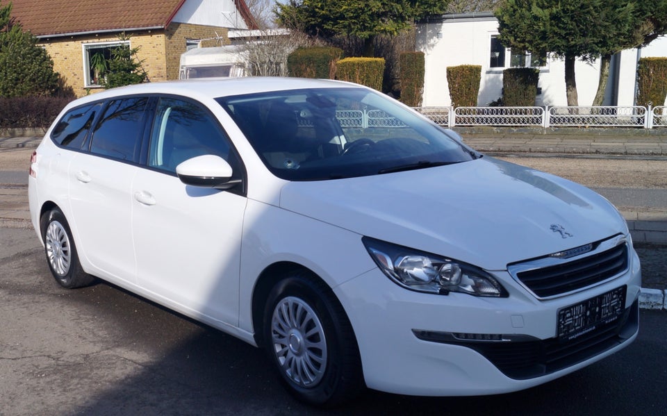 Peugeot 308 1,2 e-THP 110 Active SW 5d