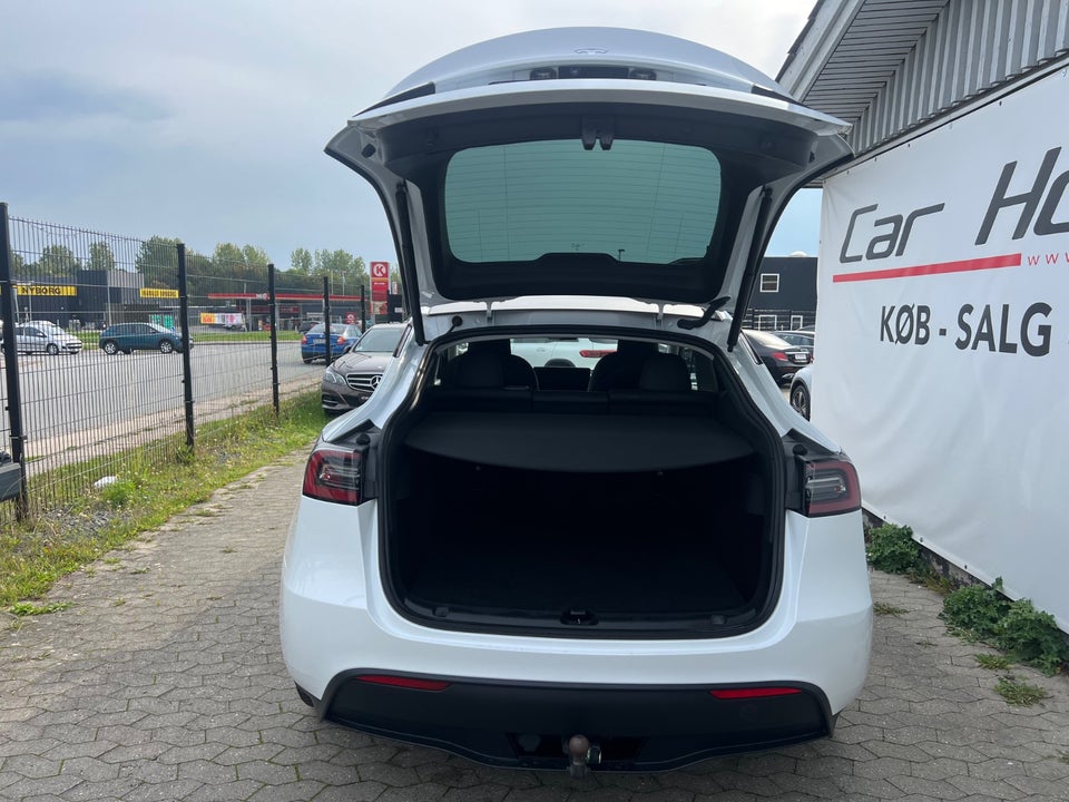 Tesla Model Y RWD 5d