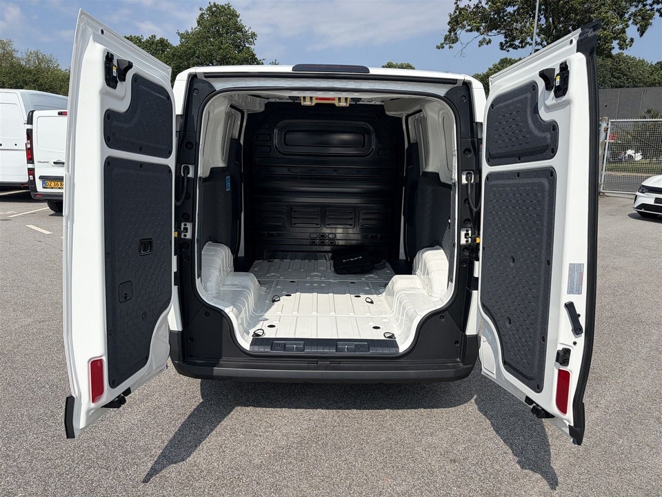 Kia PV5 71 Cargo L2H1 Long Range Work Pro
