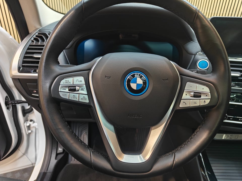 BMW iX3 Charged 5d