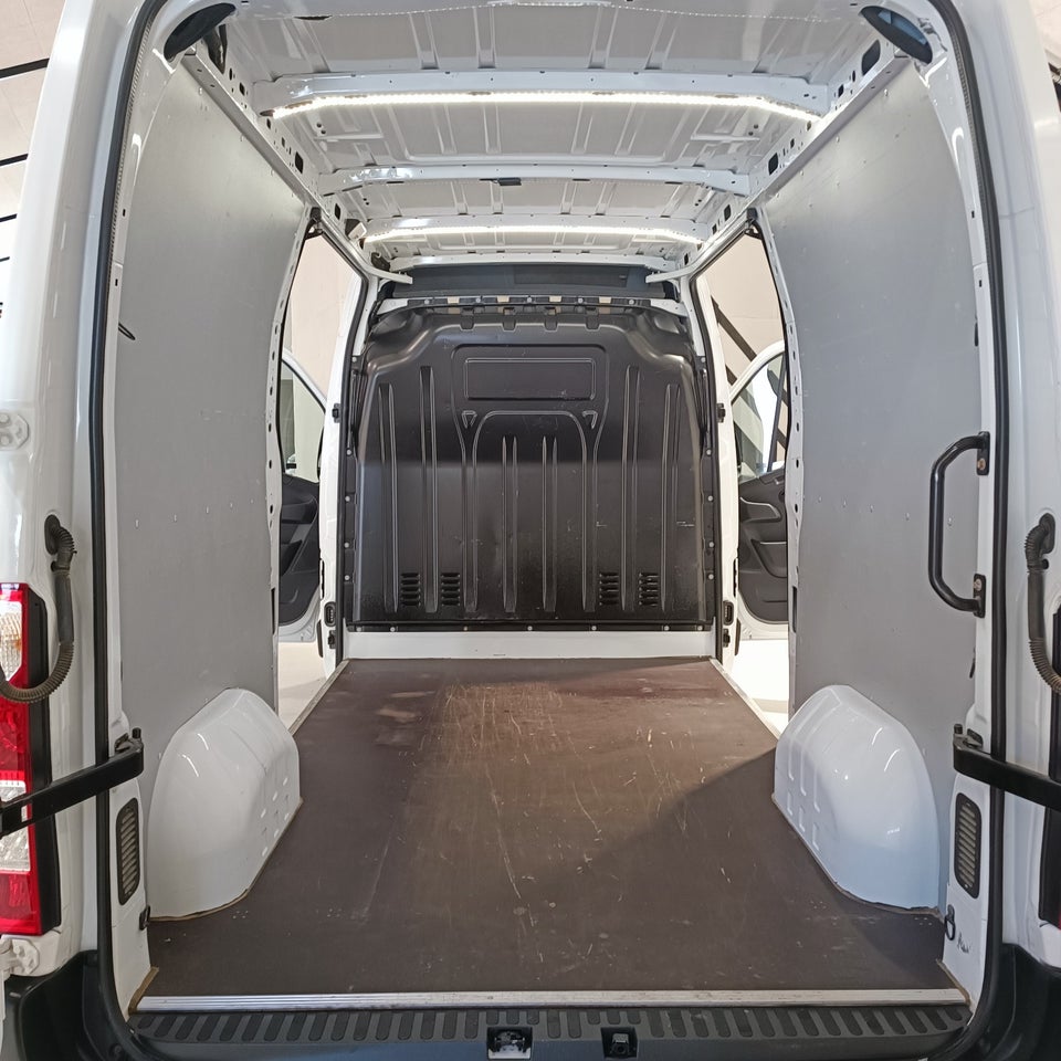 Renault Master IV T33 2,3 dCi 150 L2H2 Kassevogn