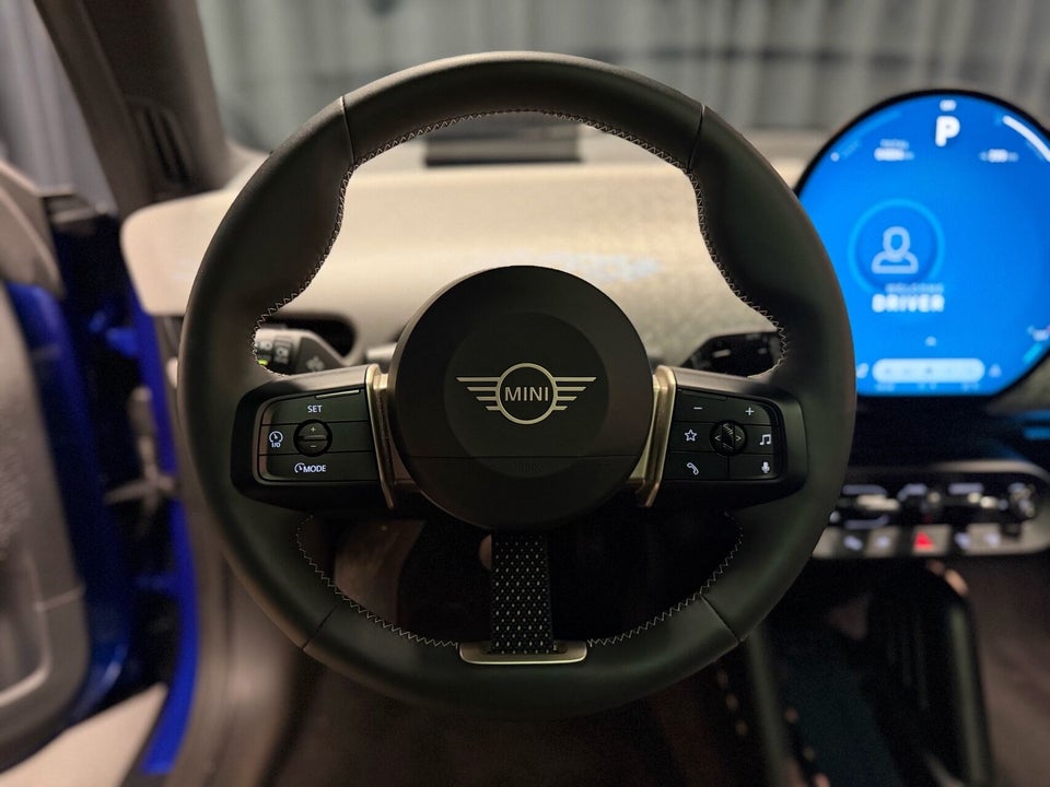 MINI Cooper SE Favoured Trim XL 3d
