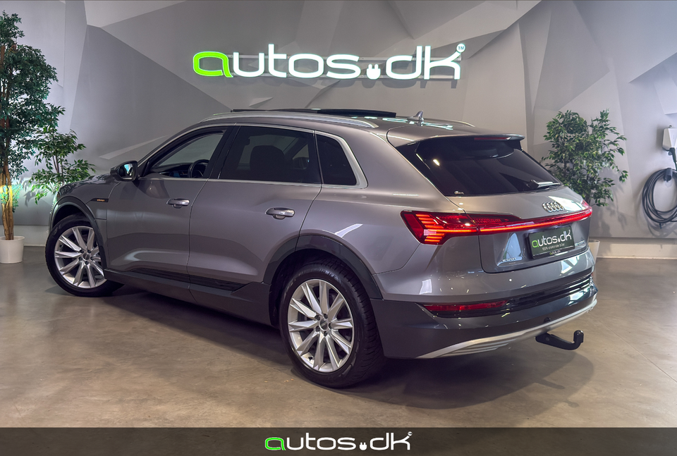 Audi e-tron 55 quattro 5d