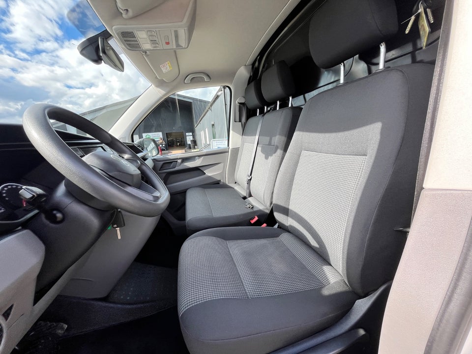 VW Transporter 2,0 TDi 150 Kassevogn DSG lang