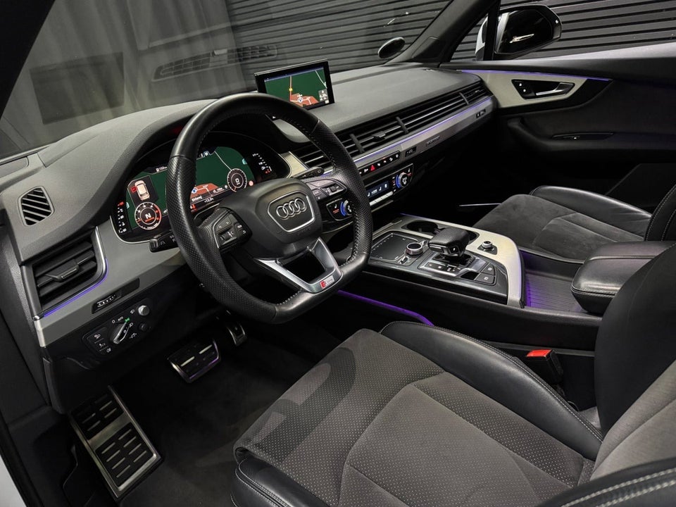 Audi Q7 3,0 TDi 272 S-line quattro Tiptr. 7prs 5d