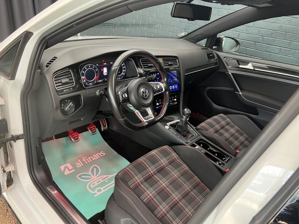VW Golf VII 2,0 GTi Performance BMT Van 5d
