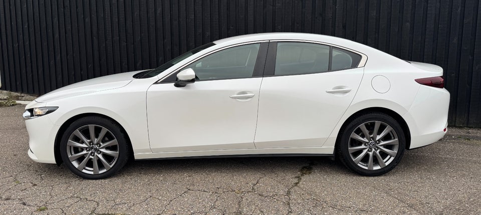 Mazda 3 2,0 SkyActiv-G 122 Sky aut. 4d