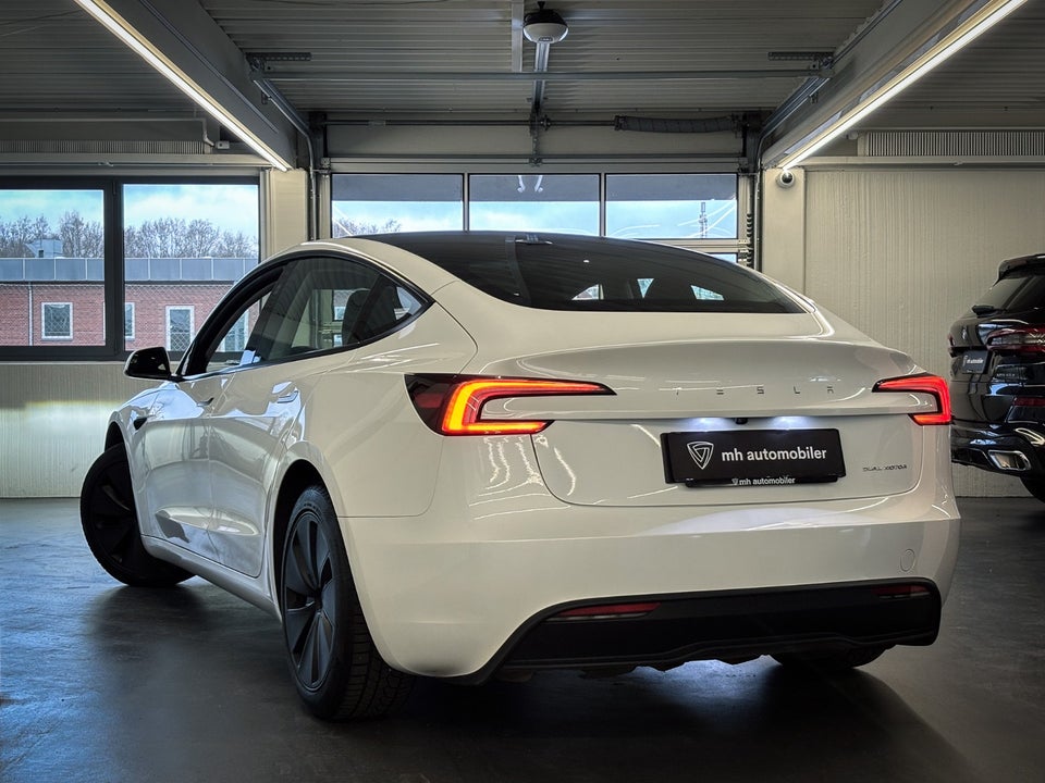 Tesla Model 3 Long Range AWD 4d