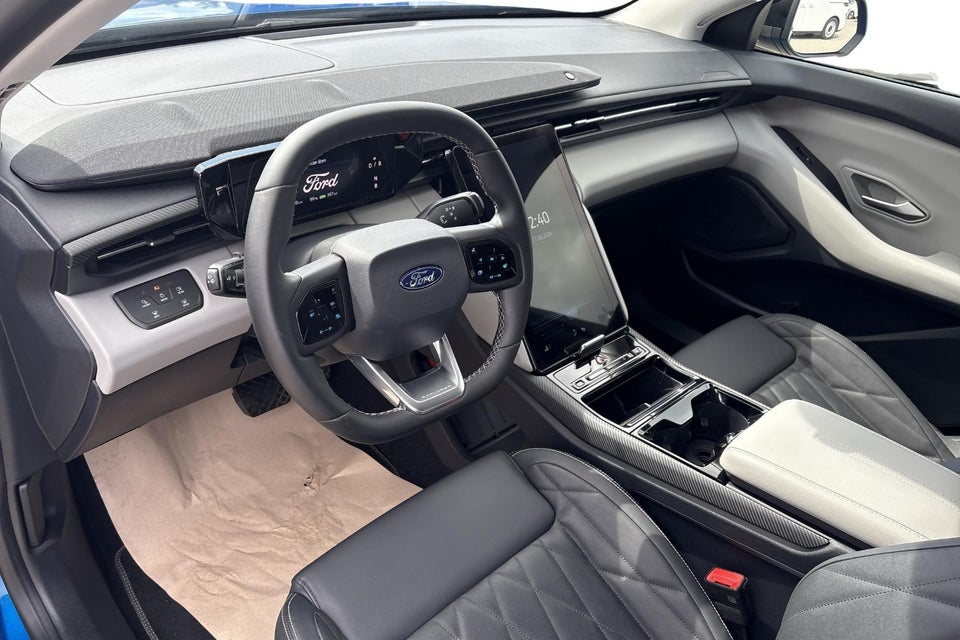 Ford Explorer 77 Premium Extended Range 5d