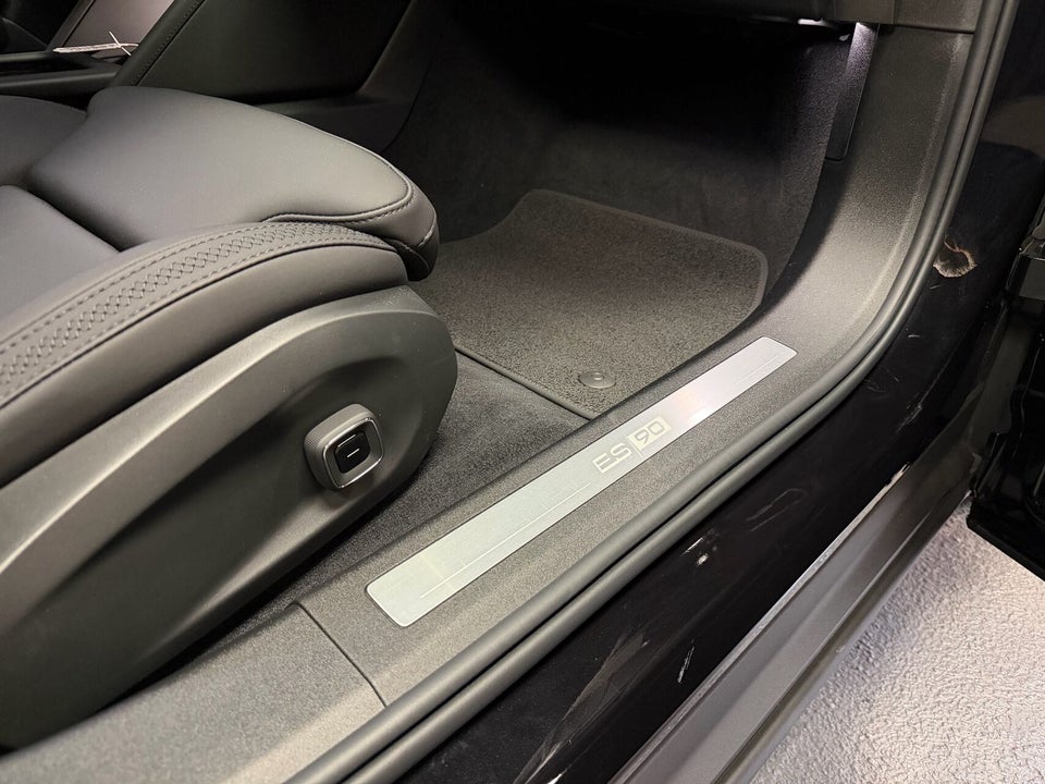 Volvo ES90 Extended Range Plus 4d