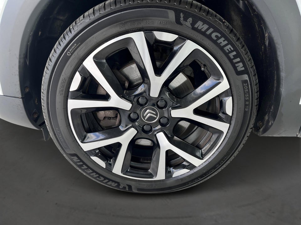 Citroën C5 Aircross 1,6 Hybrid Shine Sport EAT8 5d