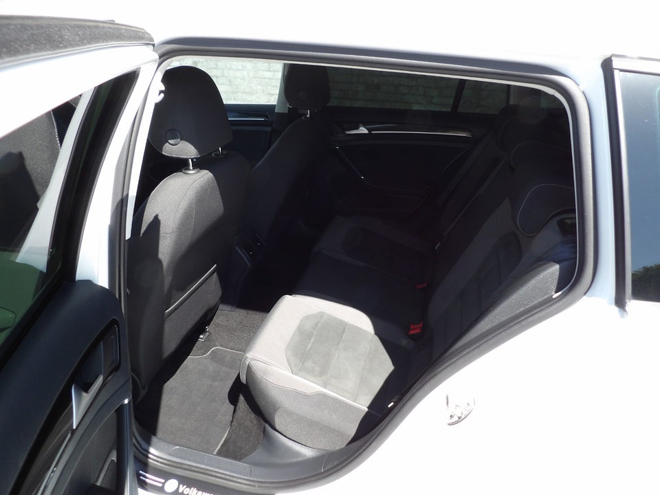 VW Golf VII 1,5 TSi 150 Highline Variant 5d
