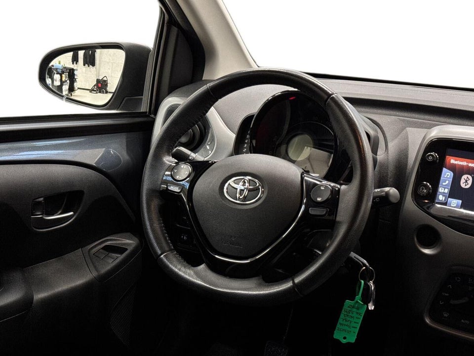 Toyota Aygo 1,0 VVT-i x-press 5d