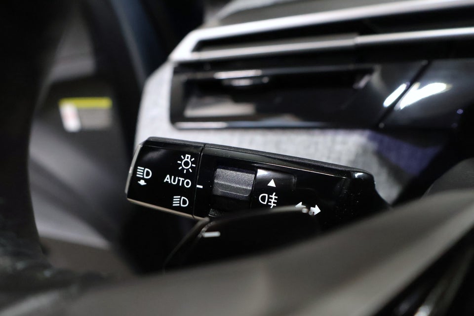 Peugeot e-5008 77 Allure Pack 7prs 5d
