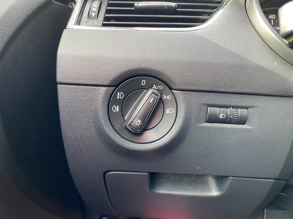 Skoda Octavia 1,4 TSi 140 Elegance Combi 5d
