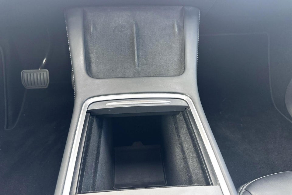 Tesla Model Y RWD 5d