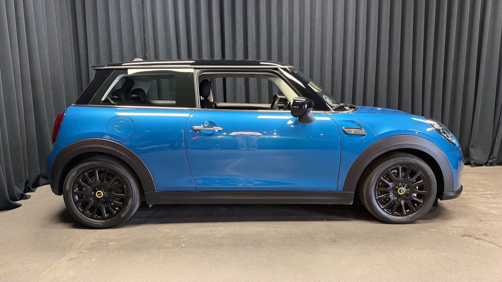 MINI Cooper SE Essential 3d
